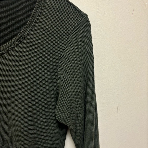 Cut Loose Waffle Knit Top - Picture 6 of 9